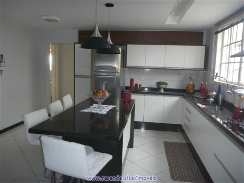 Sobrado a Venda no Morada da Colina em Resende RJ