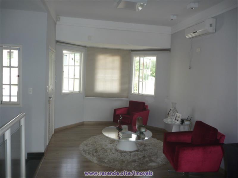 Sobrado a Venda no Morada da Colina em Resende RJ