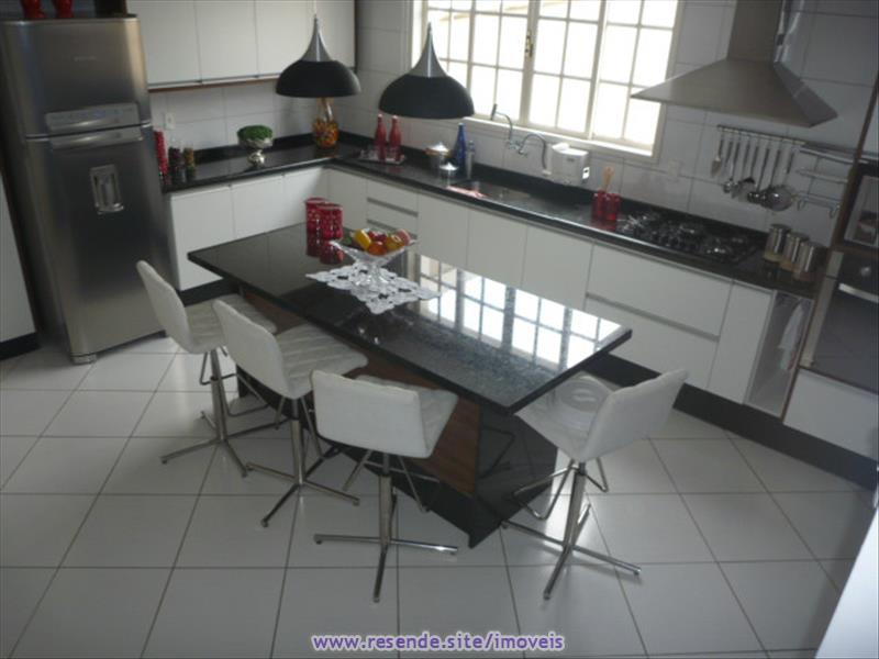 Sobrado a Venda no Morada da Colina em Resende RJ