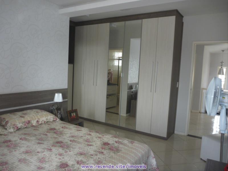 Sobrado a Venda no Morada da Colina em Resende RJ