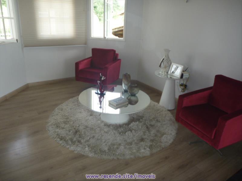 Sobrado a Venda no Morada da Colina em Resende RJ