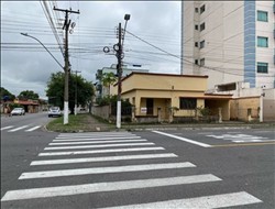 Casa comercial à Venda - Resende - RJ