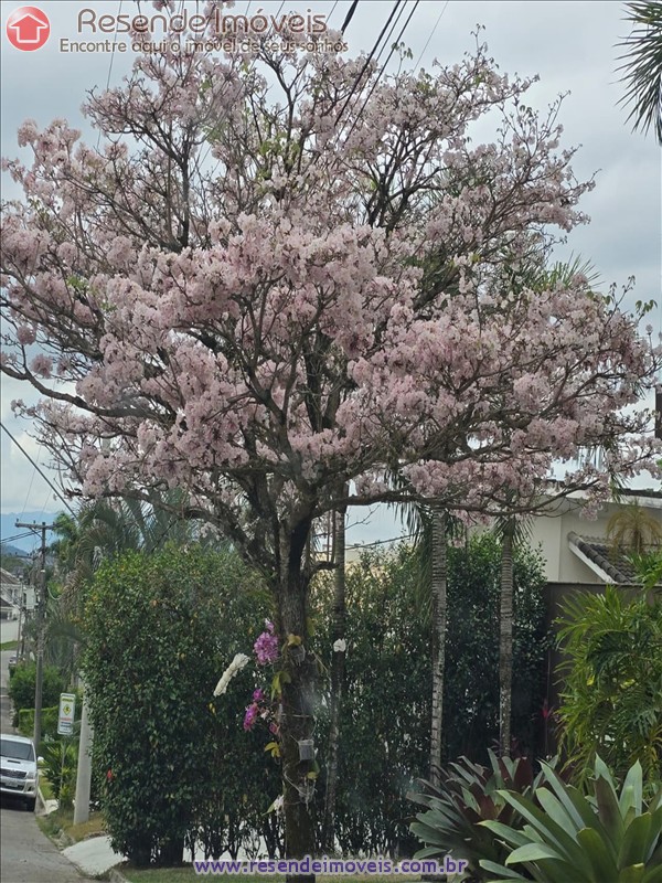 Casa em condomínio para Alugar ou Venda no Morada da Colina em Resende RJ